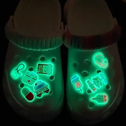 Decoración luminosa para zapatos de enfermera abalorios para zapatos Croc lindo estetoscopio jeringa píldora zapatos médicos abalorios Pin para zuecos para mujeres Croc 1 Uds