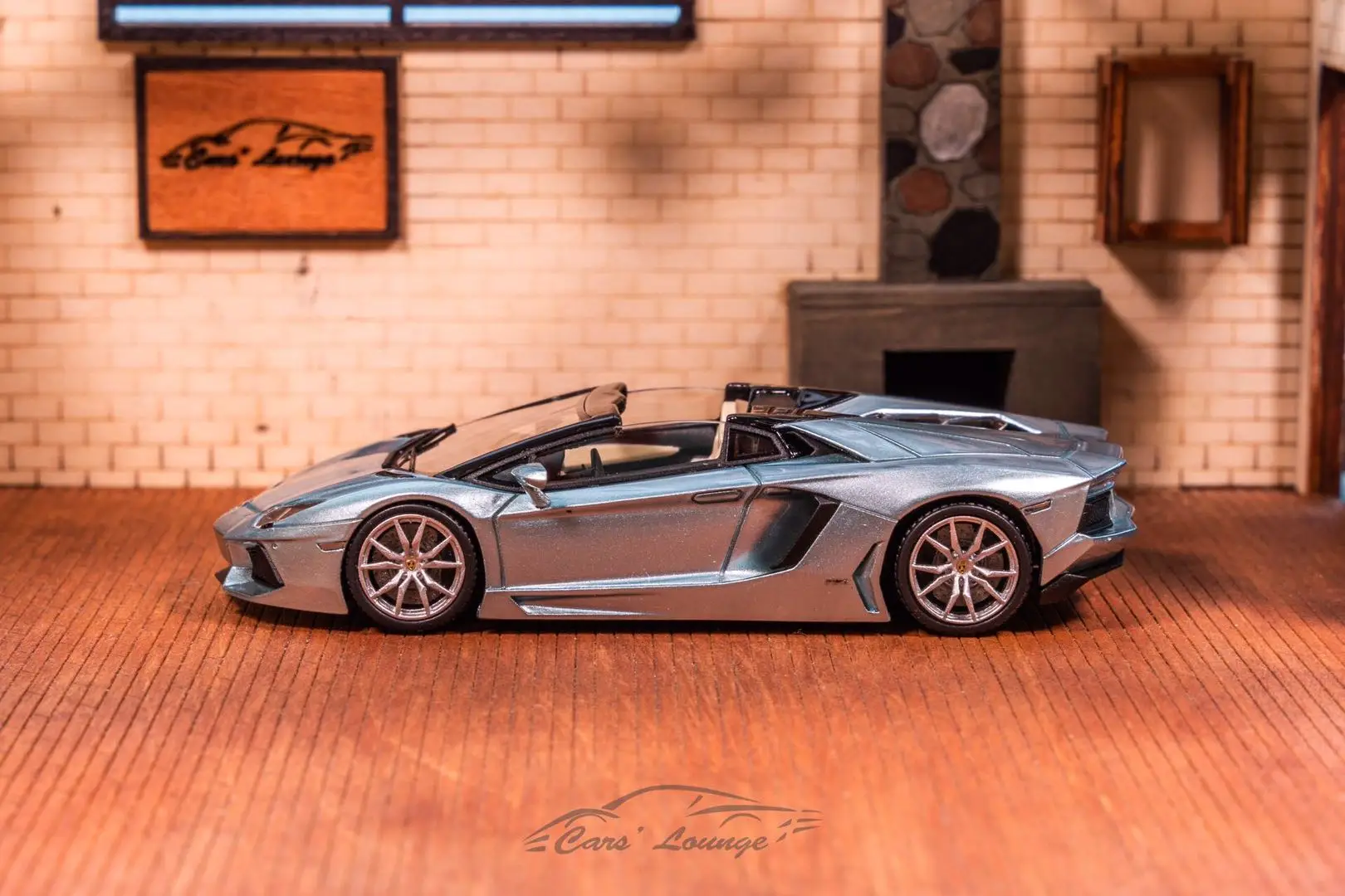 **Pre-order ** Cars\' lounge 1:64 Aventador LP700-4 Roadster Resin Model Car