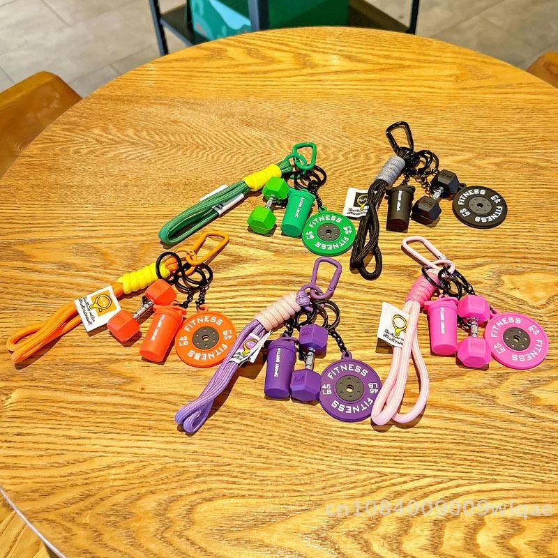 🏋️ ♀️ | سلسلة مفاتيح كارتون جيم جير، لطيف الحديد الدمبل زجاجة رياضية الديكور اللياقة البدنية على ظهره سحر لعشاق التمرين #3
