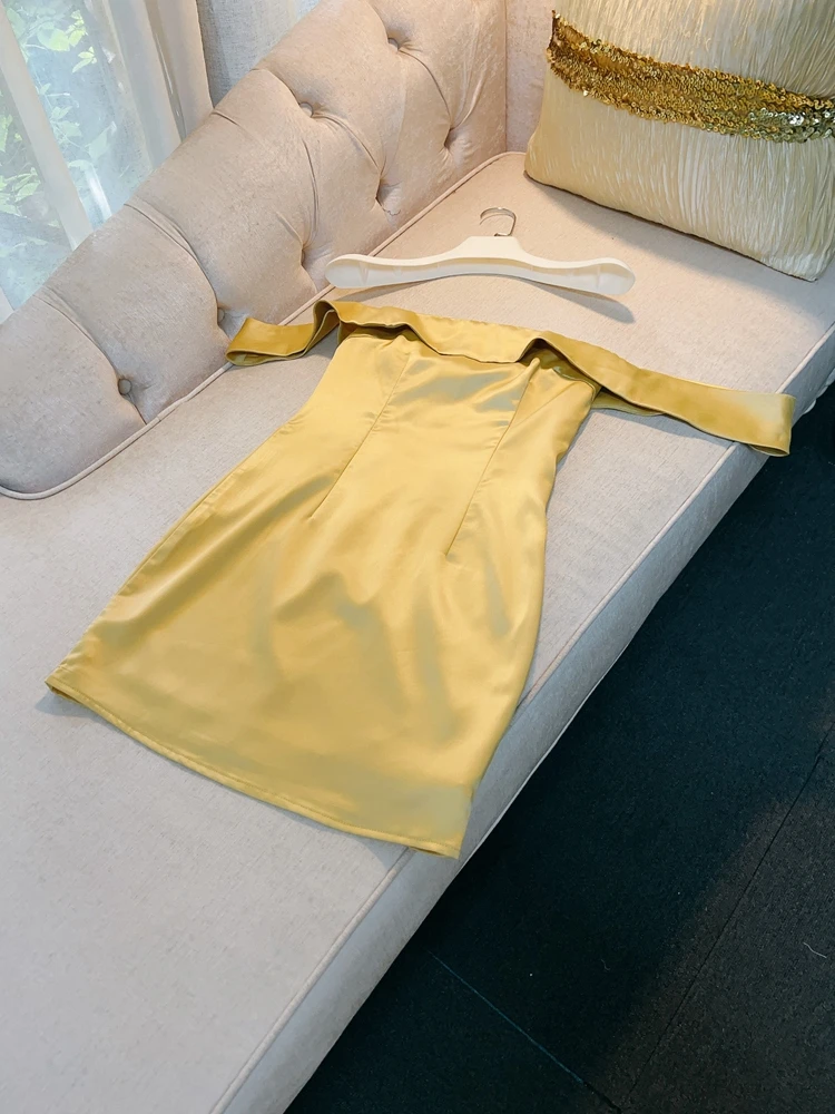 Vestido  Amarelo de Cetim com Um Ombro, Saia Curta de Cintura Alta em A, Estilo Doce para Primavera, Verão e Outono, Zípe...