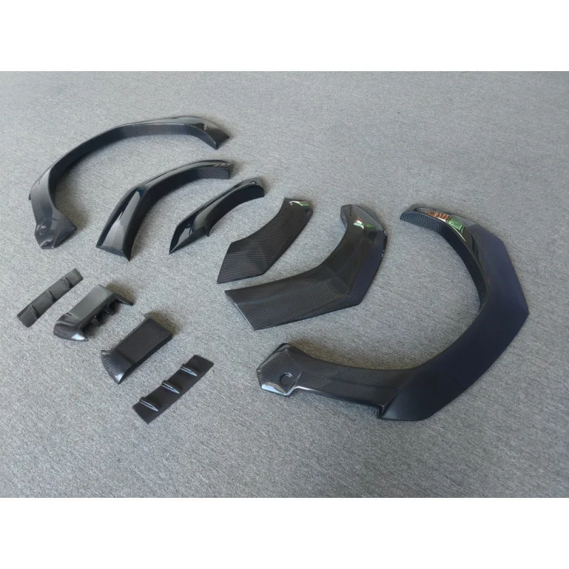 

Высококачественные карбоновые накладки на колесные арки в стиле 1016, подходящие для модификации и улучшения Lamborghini URUS 2018-2021 годов.