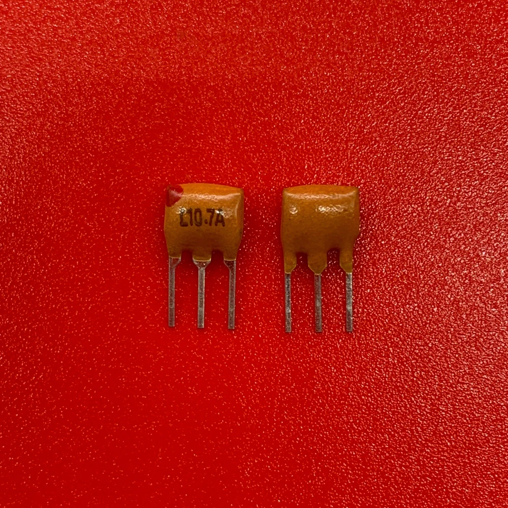 10PCS/ 10.7MHZ 3-pin straight into Tao Zhen 10.7M earthy yellow ceramic filter LT10.7MA5 brand new
