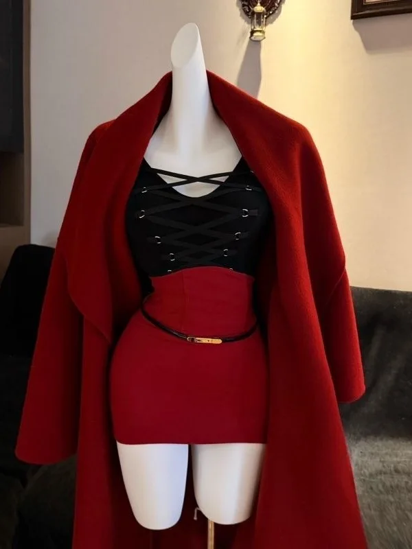 

Сексуальный красный боевой костюм, верхняя одежда, облегающая юбка с высокой талией, комплект из футболки для женщин, зима-осень, мояный наряд