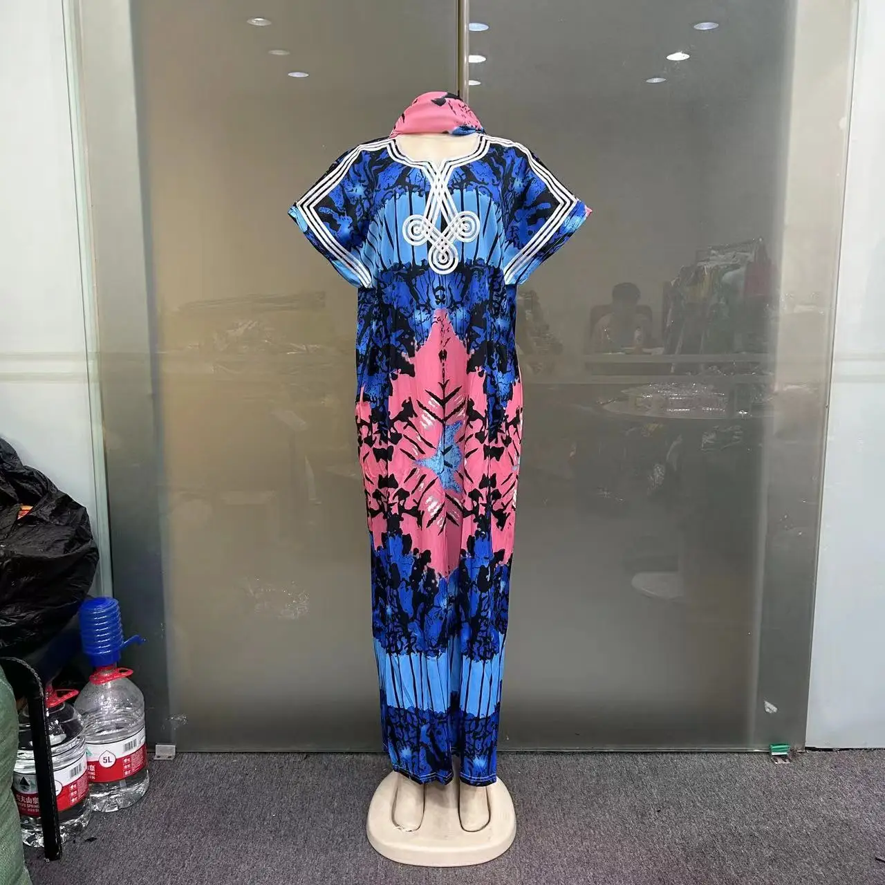 2025 New Fashion Big Scarf Ethnic Summer Embroidery Design Loose Middle Eastern Cloth Robe African Print Casual Women's Dress