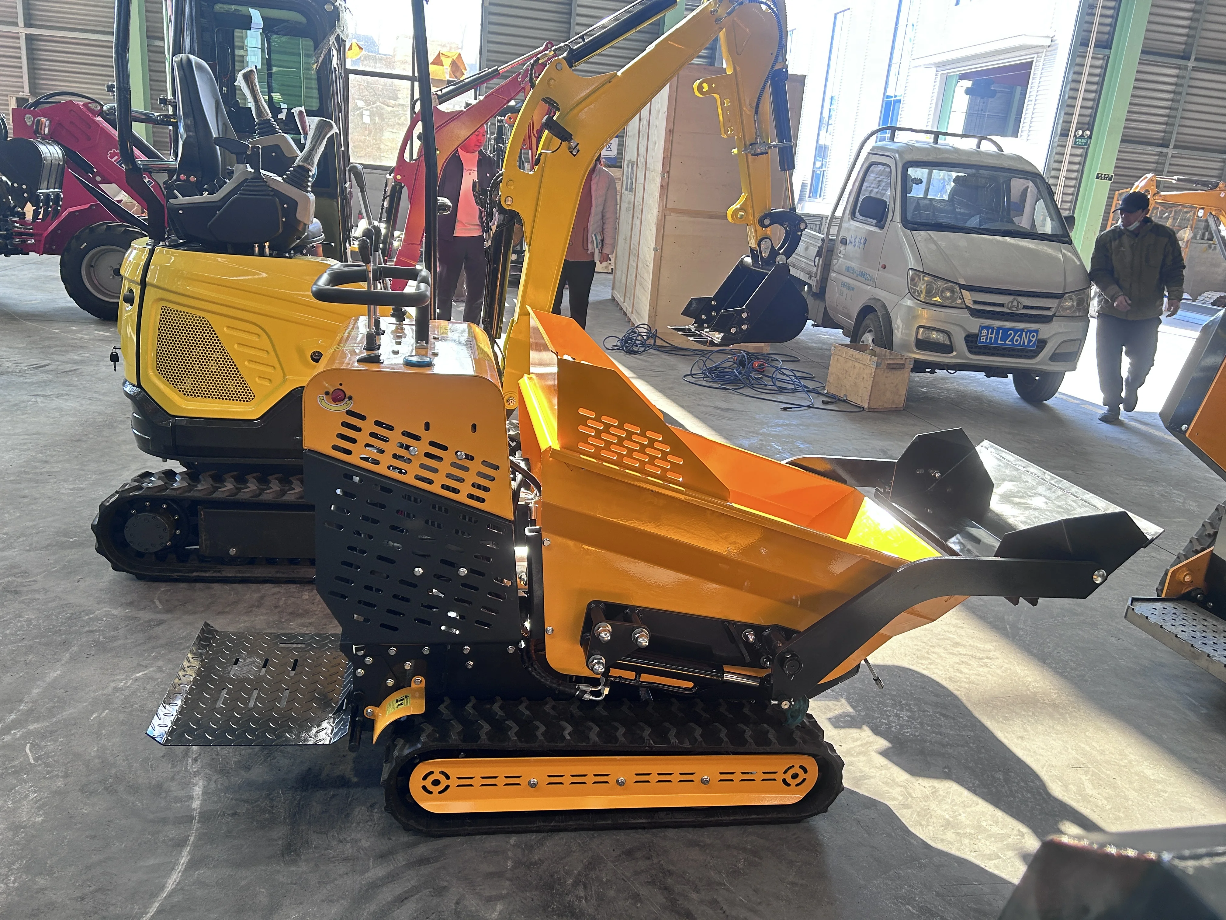 Mini Dump Truck with CE Certificate Earthmoving Machinery Wheeled Dump Truck Hydraulic Dump Truck