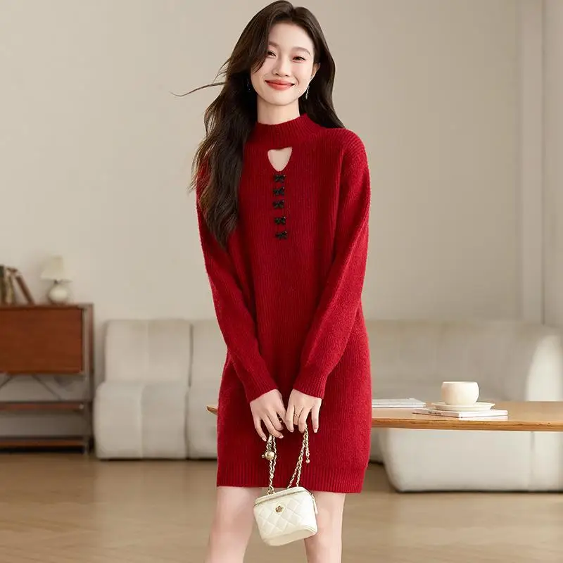 

Женское трикотажное платье-свитер средней длины с воротником-стойкой, однотонное, универсальное, для осени и зимы