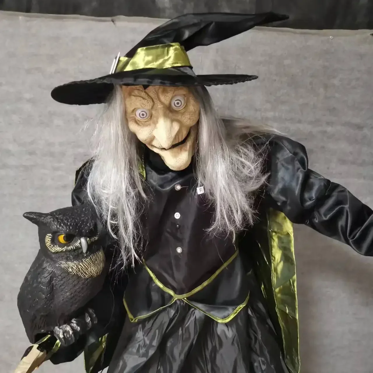 Halloween Haunted House Horror Decoration Room Escape Props Electric Glow Witch with Owl