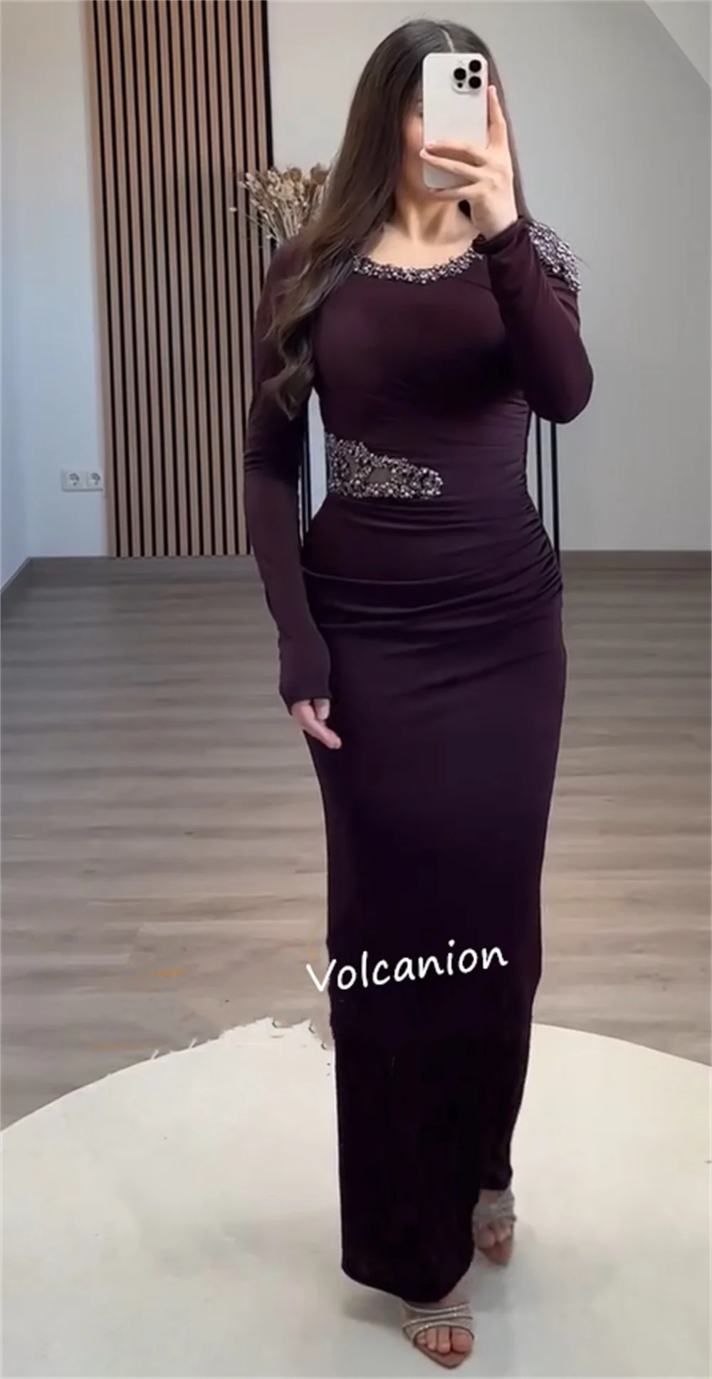 Gaun Midi Kerah O Selubung Manik-manik Jersey Kustom Acara Malam Dipesan Lebih Dahulu Klasik Indah Kualitas Tinggi