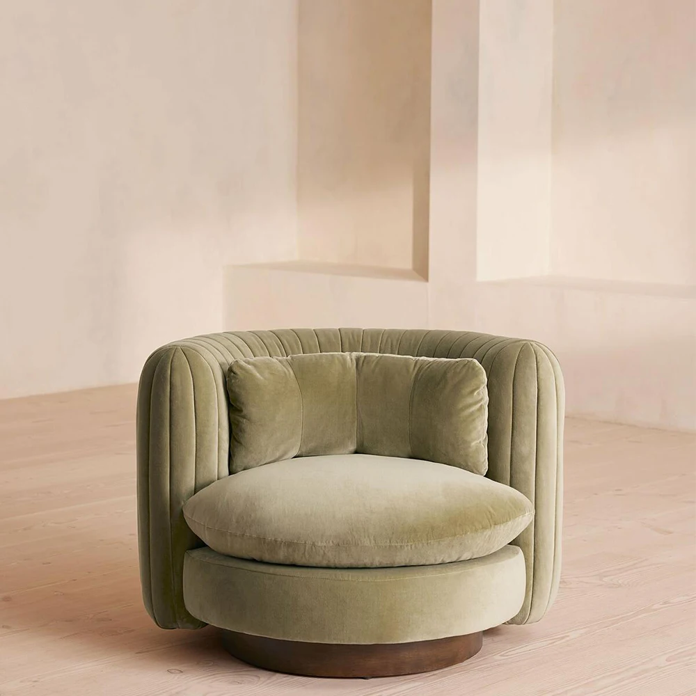 Faddish Green Velvet Fabric And Wooden Frame Accent Chair Luxury Hotel Swivel Chair