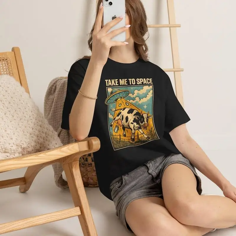 Take Me To Space Funny Cow UFO Alien Abduction Retro Farm Animal T-Shirt