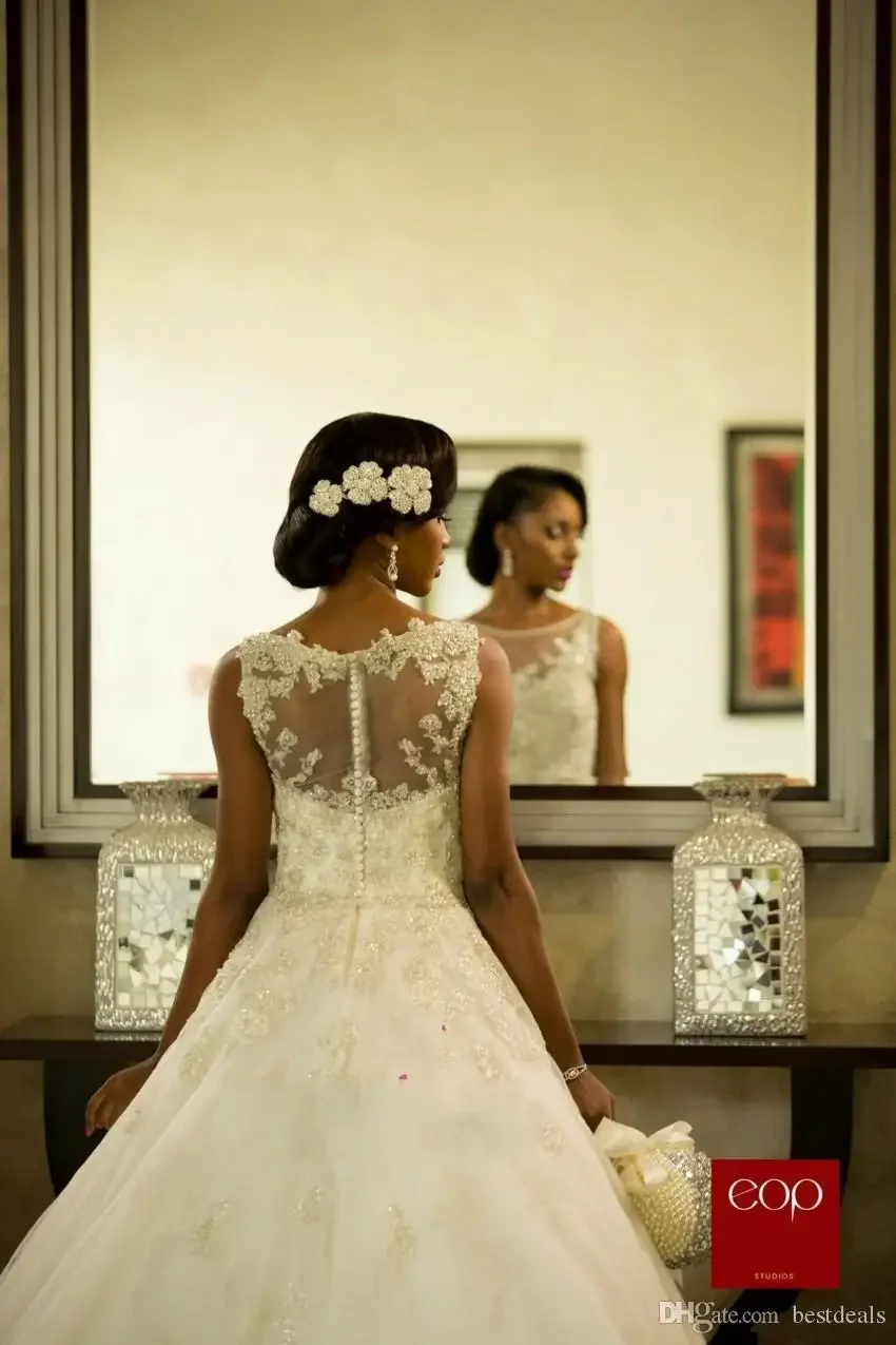 ที่กําหนดเองชุดนางเงือก SHEER South African ลูกปัดคริสตัลลูกไม้ Appliques ชุดแต่งงานอาหรับดูไบพร้อมปุ่มด้านหลัง