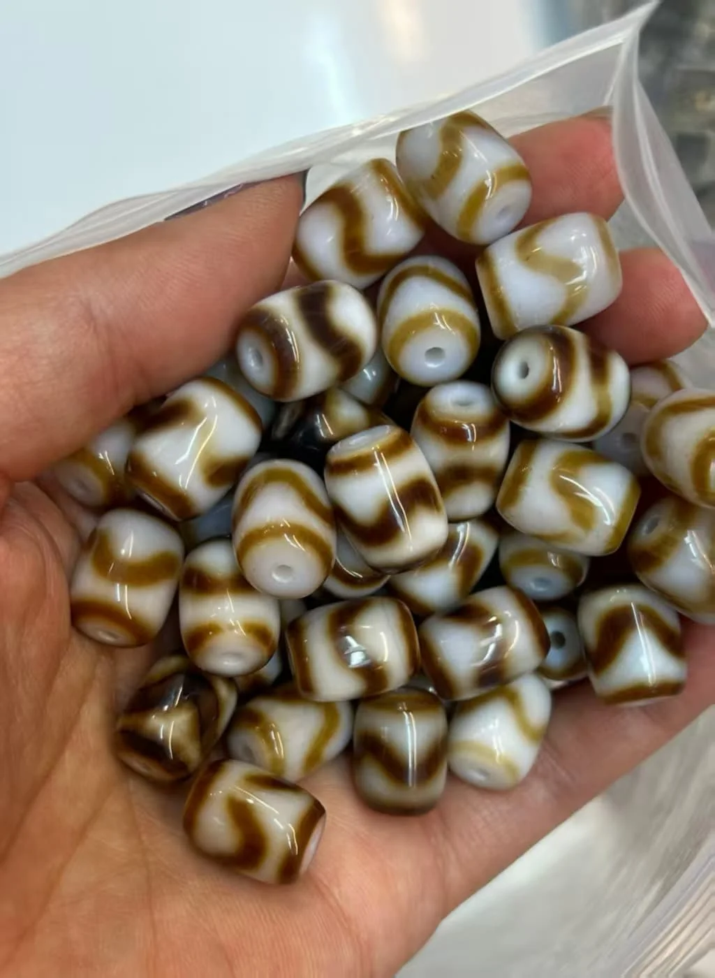 10pcs/lot Light caramel-colored white-based coffee tiger tooth pattern agate Dzi barrel bead loose bead wholesale design use