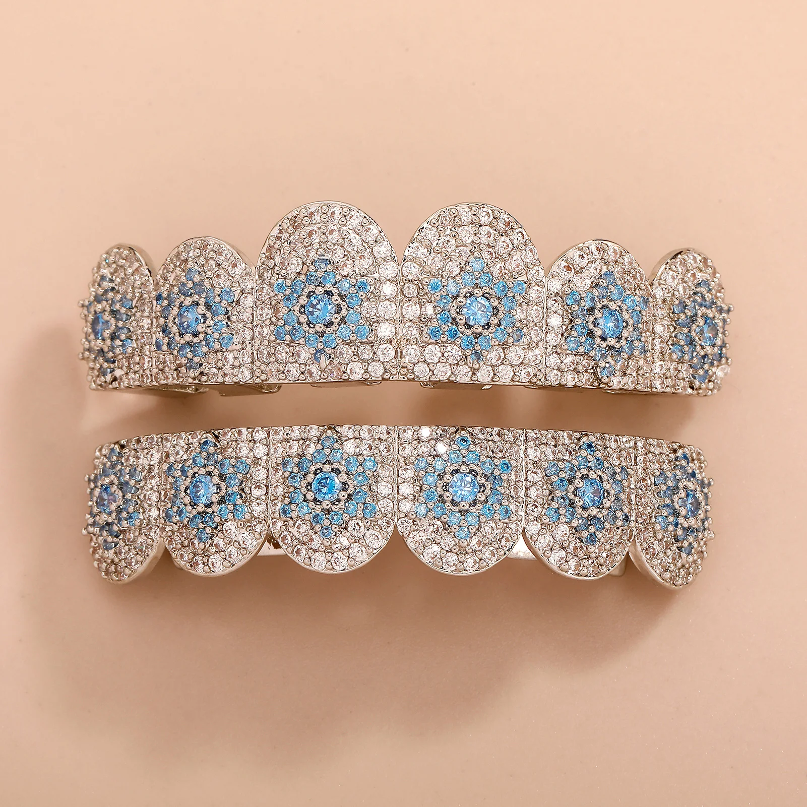 TOPGRILLZ رائجة البيع الهيب هوب مثلج خارج الأسنان Grillz 6 أعلى و 6 أسفل مجموعة الأزرق مكعب زركونيا ستار الأقواس لهدايا الهالوين