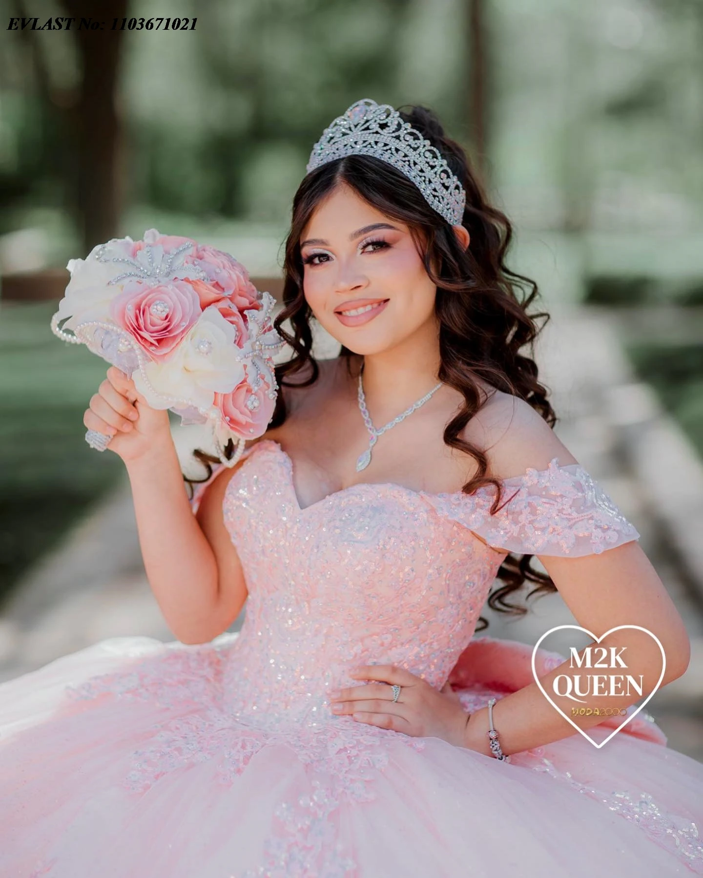 فستان Quinnceanera الوردي اللامع ، زين بالزهور ثلاثية الأبعاد ، بلورات مطرزة بالخرز مع القوس ، فستان 16 كرة حلو ، SQ457