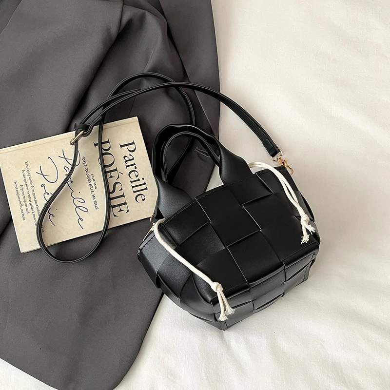 

Elegant Minimalist Commuter Bag Stylish Messenger Purse For Trendy Women Solid Color With Paris Designer