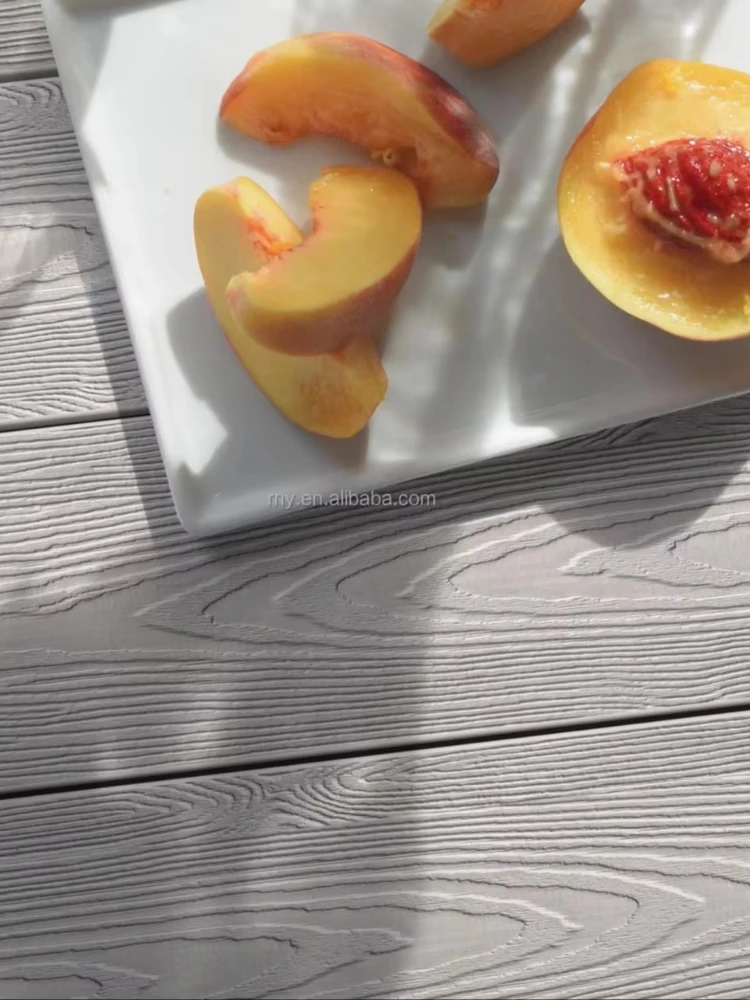 Maßgeschneiderte Version des rutschfesten Holz-PVC-Boden-Co-Extrusions-Terrassenpflaster im Innenhof