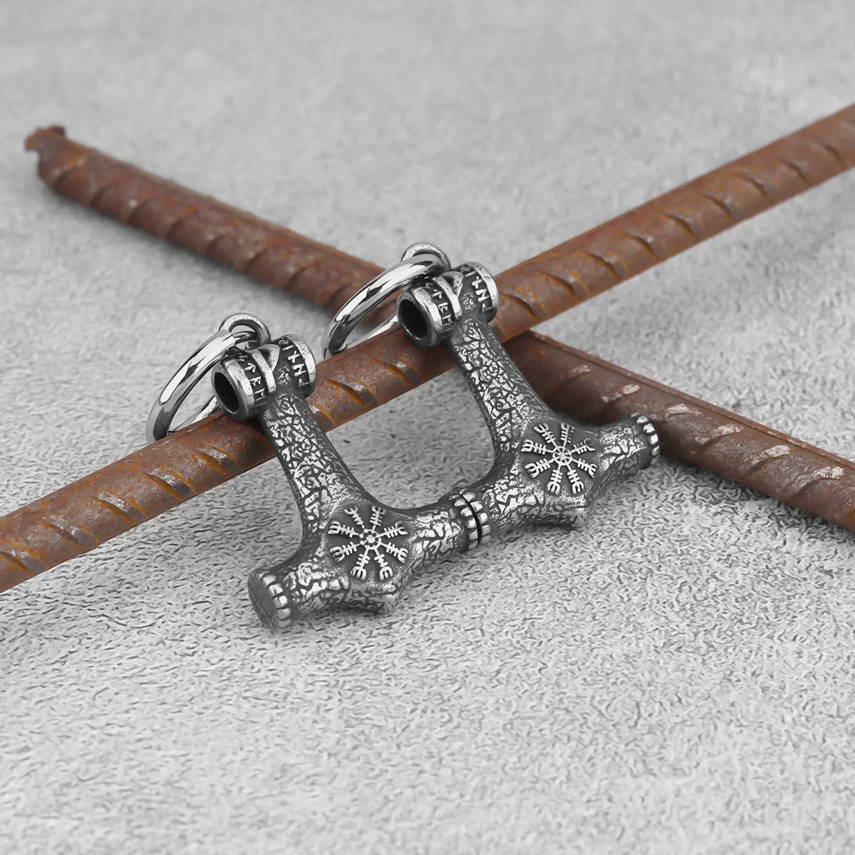Boucles d'oreilles pendantes vintage en acier inoxydable Vibasin, casque d'abeille, marteau, nœud de celtes scandinaves, symboles runiques, boucle d'oreille amulette de prairie