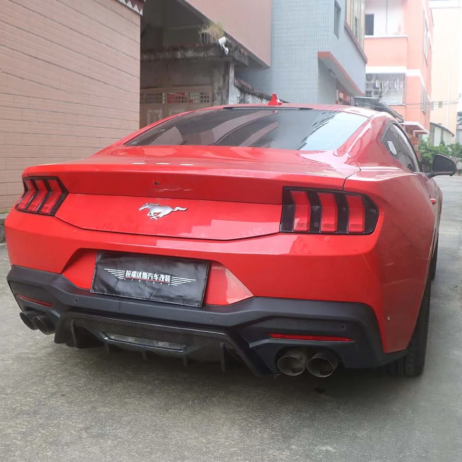 Picture 4: Carbon Fiber Rear Diffuser Suitable For 2024+ Ford Mustang Dark Horse S650 EcoBoost Rear Bumper Center Section Diffuser Body Kit