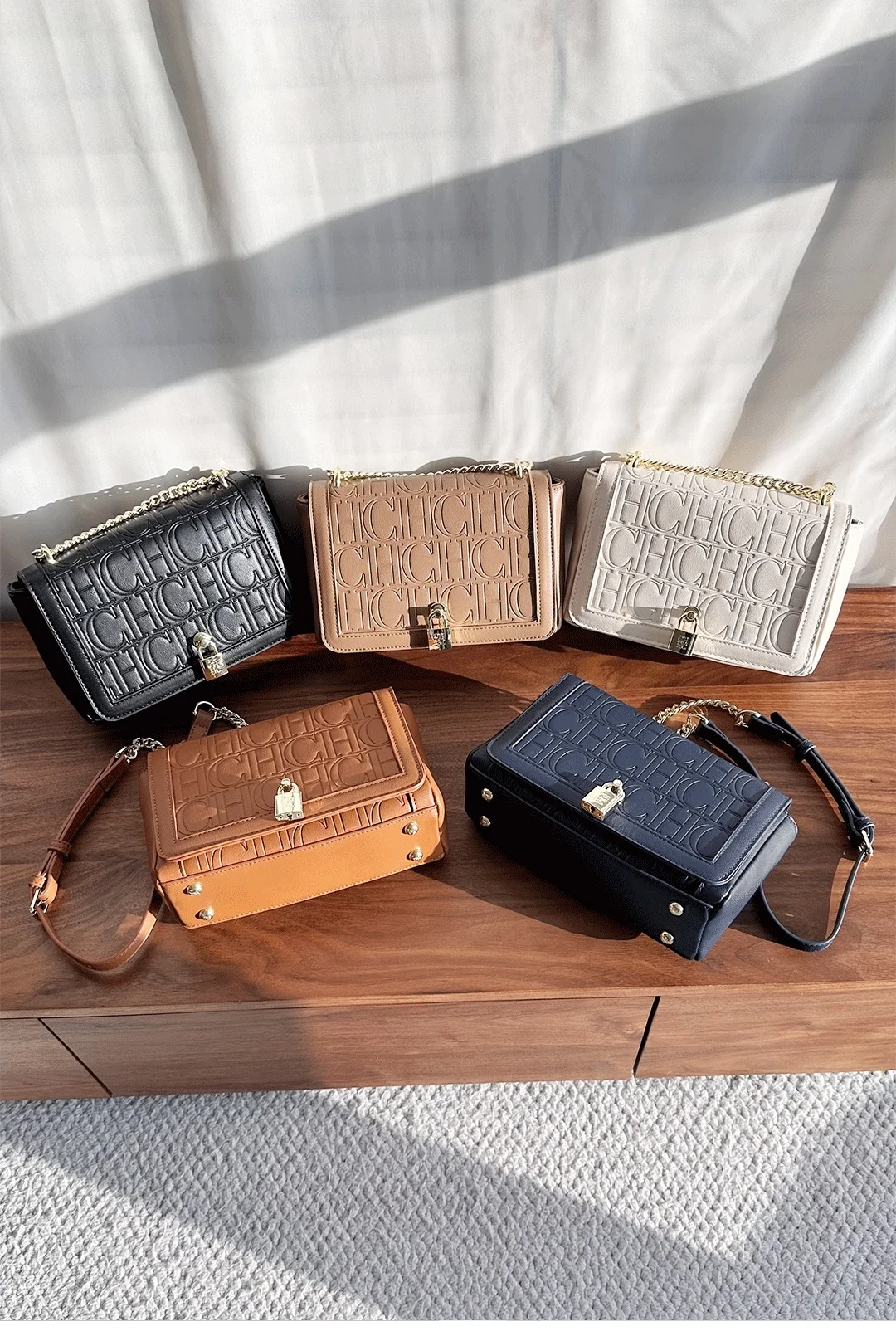 

CH Brand Metal Lock Design Exquisite High-End Women's Crossbody Bag Solid Color Letter Printed Chain Bag Women's Crossbody Bag