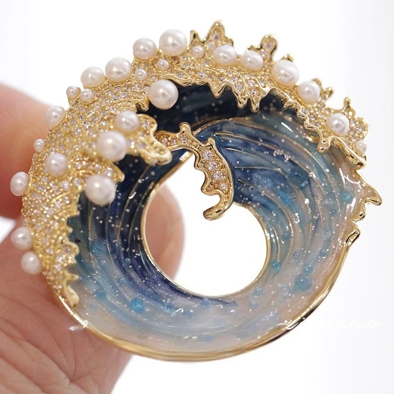 High‑Quality Imitation Freshwater Pearl Wave‑Shape Brooch Elegant Corsage Clothing Jewelry Accessory for Women