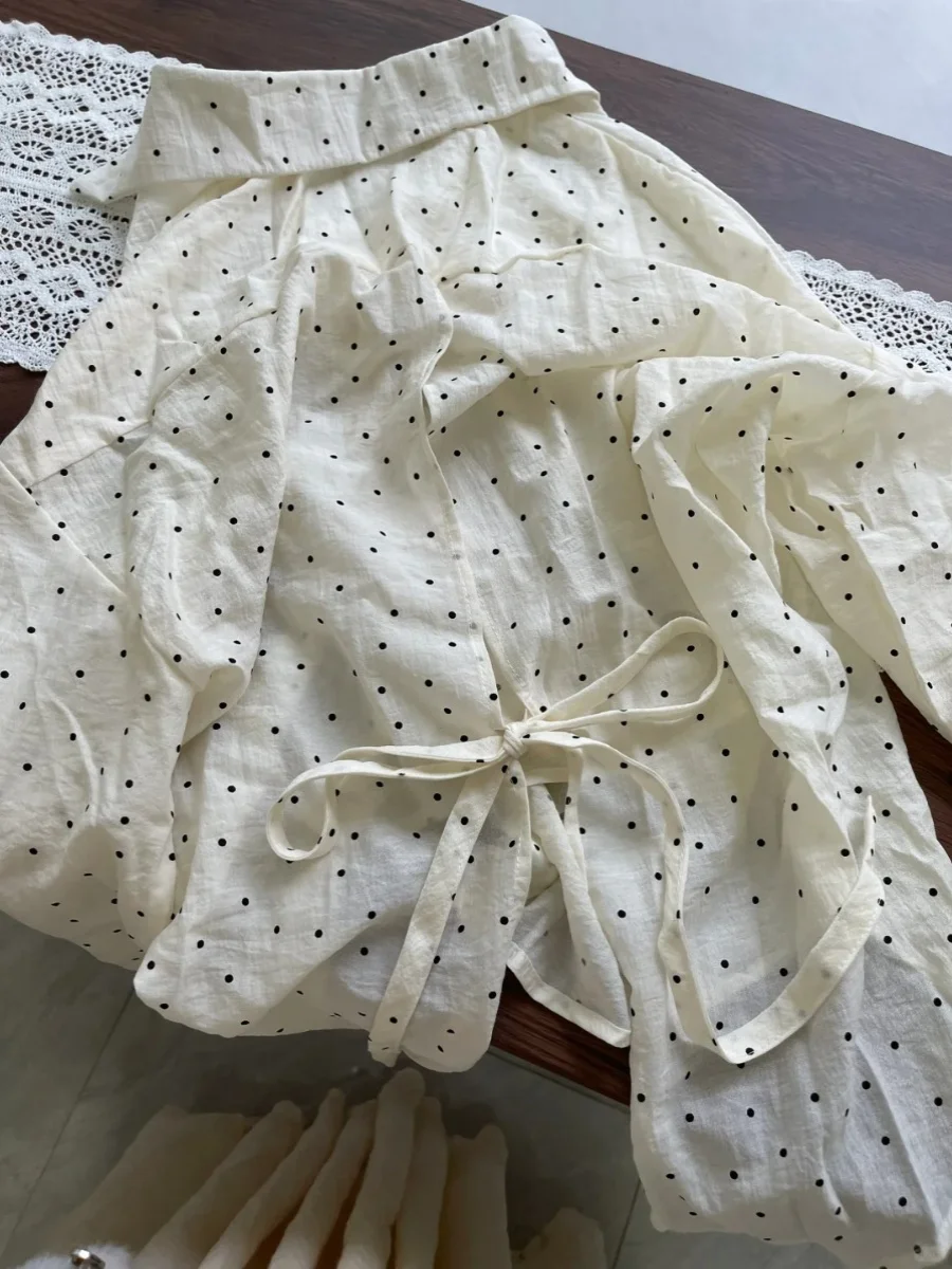 

Абрикосовая солнцезащитная рубашка в горошек, женская свободная повседневная тонкая блузка с длинным рукавом в ленивом стиле, женская рубашка на шнуровке с разрезом сзади и бантом