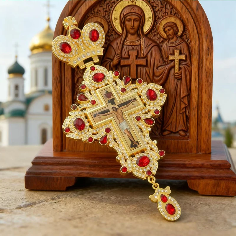 Vergoldetes Orthodoxes Brustkreuz mit blauer Kristalleinlage und Kruzifix-Ikone, Hochwertiger liturgischer Schmuck für Priester in der Kirche – Detail 6
