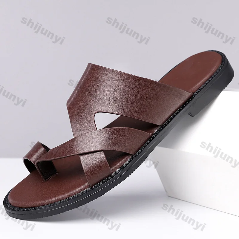 Zapatillas planas para hombre, novedad de verano, zapatos de playa informales transpirables con suela suave para exteriores, sandalias antideslizantes ligeras y cómodas a la moda