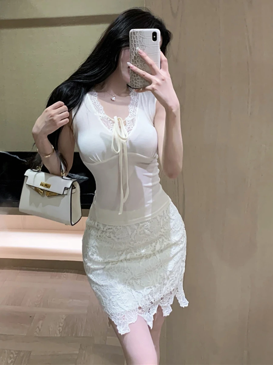 Slimming Lace Hook V-neck Sleeveless Bodice Top And Half Skirt Two-piece Set Fashionable Breathable Sexy Style for Women