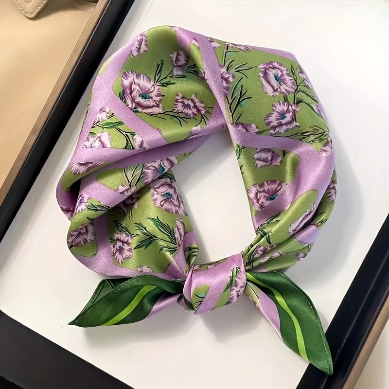 Sciarpa quadrata stampata floreale verde da 27,5 pollici Sciarpa decorativa in raso sottile elegante Foulard antivento per protezione solare primavera estate