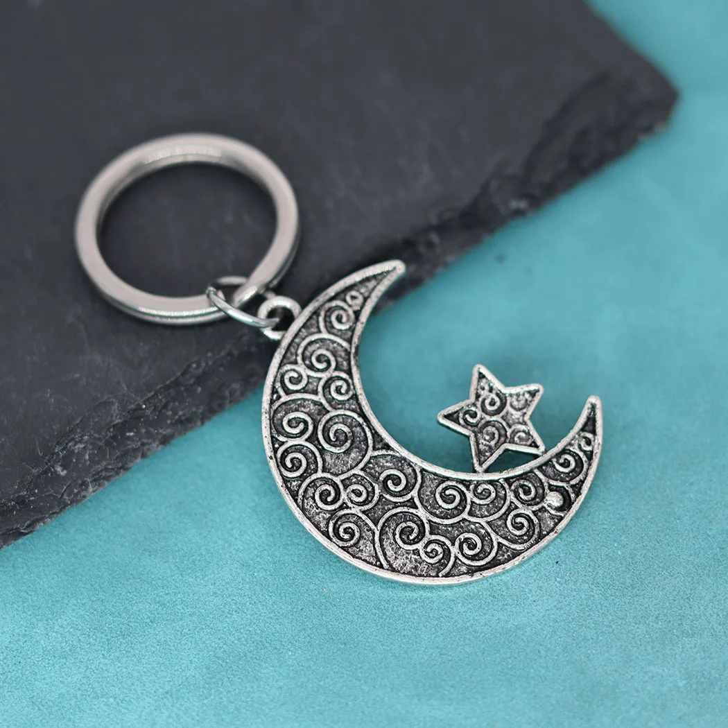 

Antique Crescent Moon Galaxy Stars Pendant Keychain For Men Women Slavic Viking Key Chains Amulet Jewely Birthday Gift