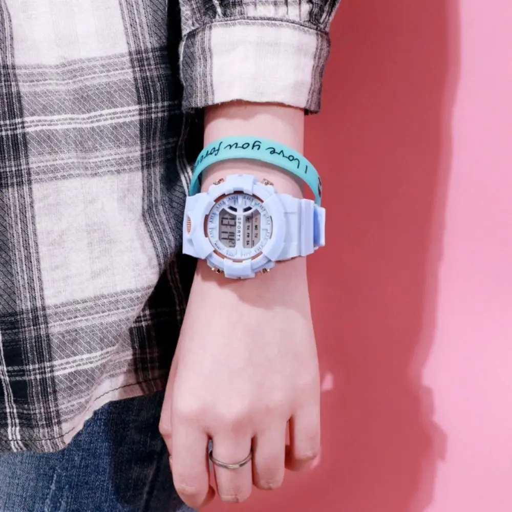 Nuevo reloj deportivo a la moda para chicas, reloj Digital LED multifunción resistente al agua para mujer, cronómetro de cuenta atrás, reloj luminoso