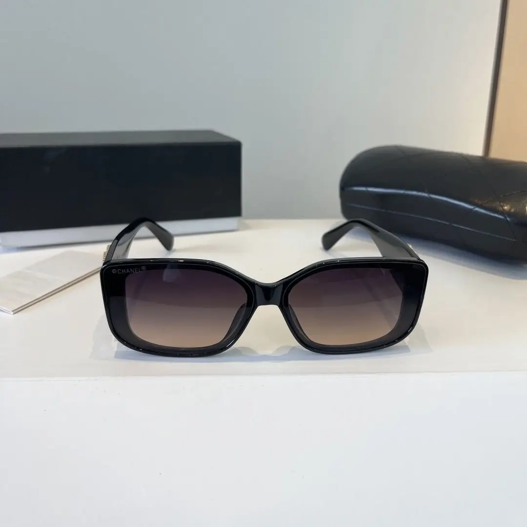 

Vintage Sunglasses Women Oval Small Frame Eyewear Women Personality Simple Sun Protection Glasses