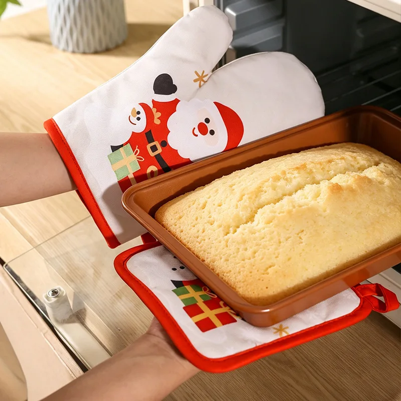 Premium Christmas Series Microwave Oven Thickened Anti Scalding Heat Resistant Insulated Baking Gloves Set for Home Kitchen Use