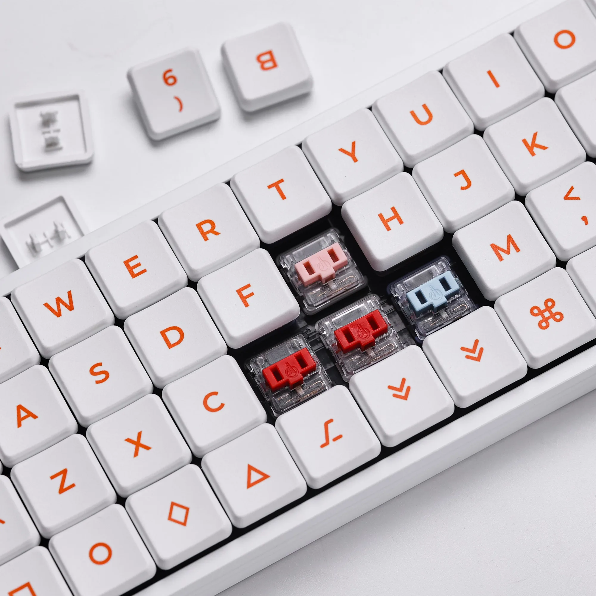 Chosfox 66 Keys CFX Orange Low Profile Keycaps PBT Keycaps for Kailh 1350 Choc V1 Low Profile Switch Mechanical Keyboard Keycaps