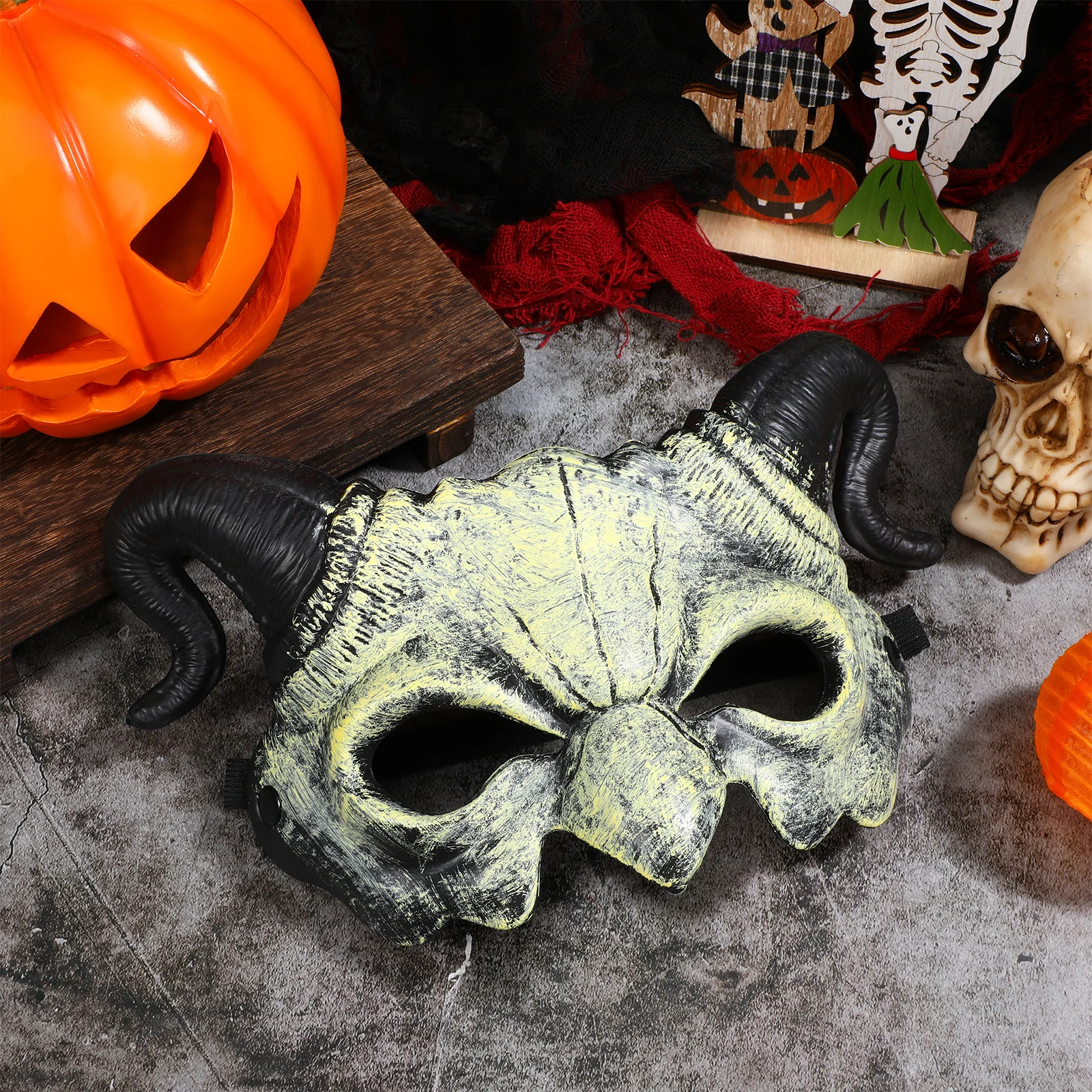 

Horror Claw Devil Mask Half Face Design Comfortable Fit Halloween Ghostlike Mask for Cosplay Costume Party Accessory