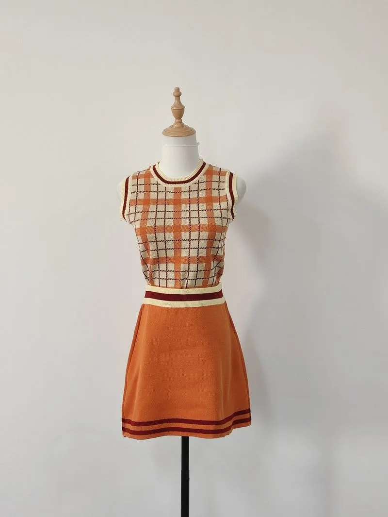 Słodki kamizelka z dzianiny, modny, spódnica wiązana, trzyczęściowy, komplet damski koreański College w kratę, miękki, delikatny, wąski jesienny