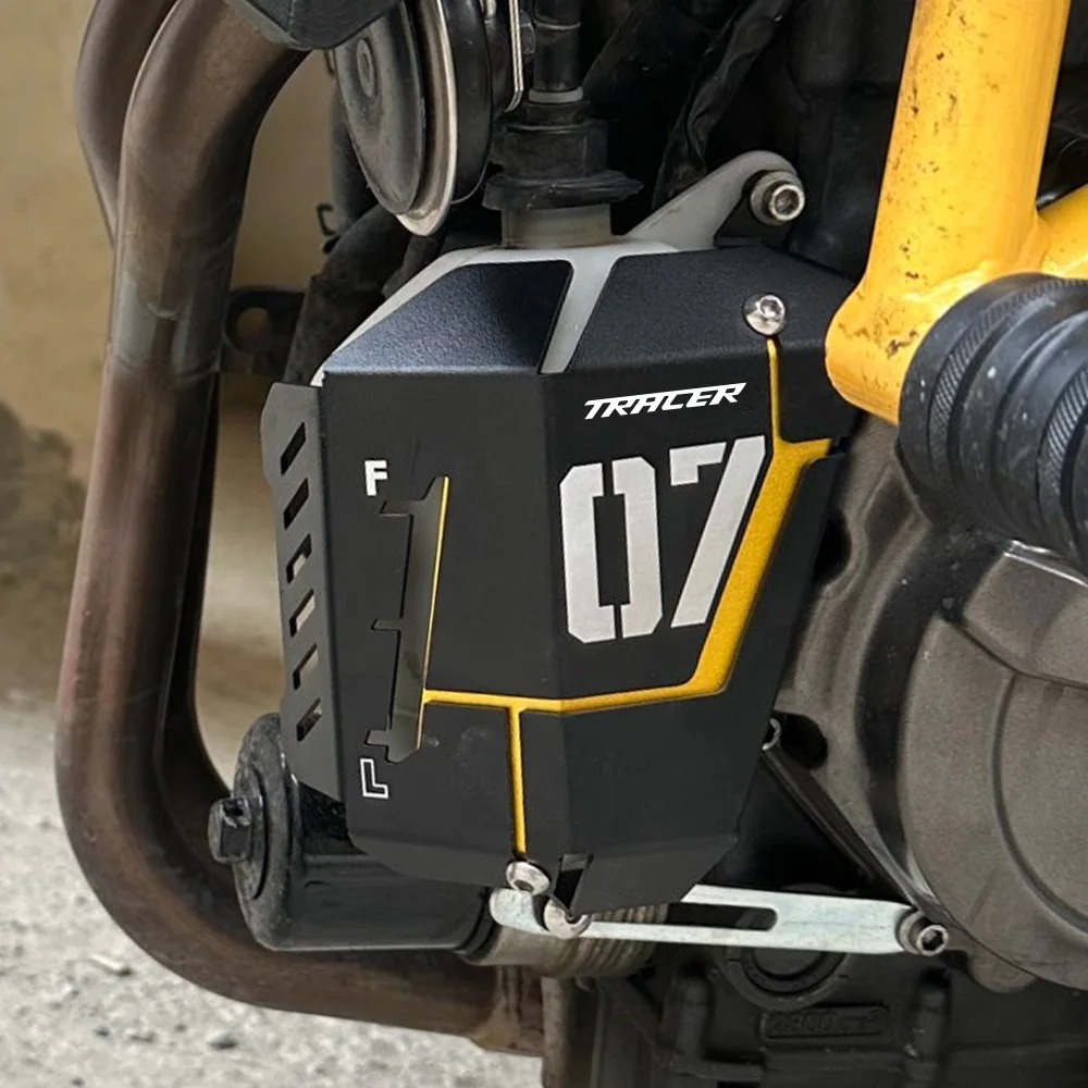 

Tracer 7 GT 7GT Coolant Recovery Tank Shielding Protection Guard Cover Protector For YAMAHA MT-07 Tracer 700 Tracer700 2016-2026