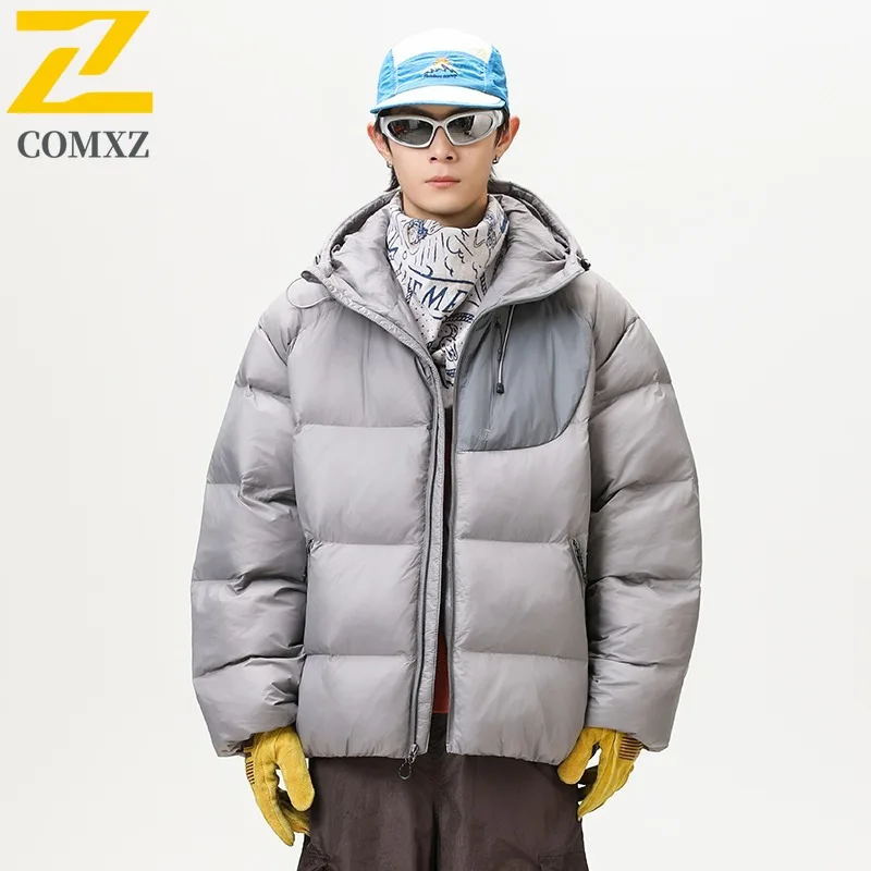 سترة COMXZ بغطاء للرأس عالية الجودة مملوءة 2025 للرجال في الهواء الطلق سترة سميكة ودافئة من جميع النواحي معطف شتوي خفيف مريح من القطن