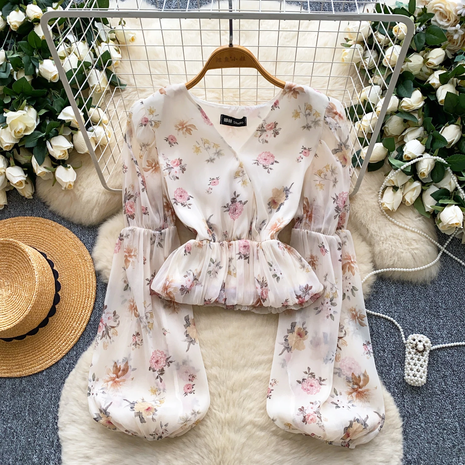 

French Style Gentle Sweet Floral Blouse V-Neck Lantern Sleeve Hotsweet Tops Women Autumn Fashion Print Mesh Shirt