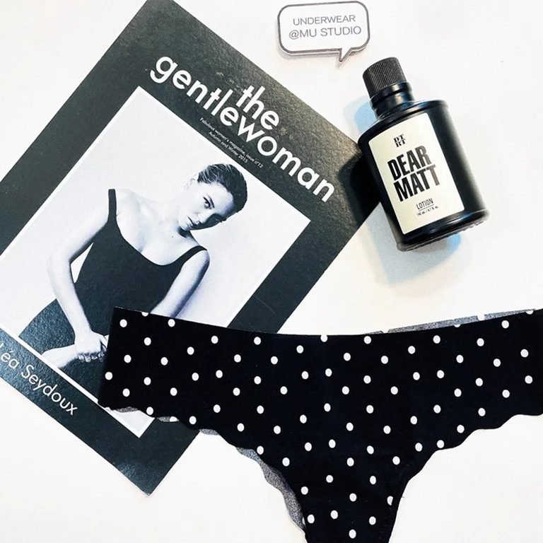 Fashional ผู้หญิงเซ็กซี่ชุดชั้นใน LOVE กางเกงไม่มีรอยต่อสุภาพสตรีผ้าไหมหวานหรูหราหญิงด่วนแห้งเซ็กซี่สตรีชุดชั้นใน