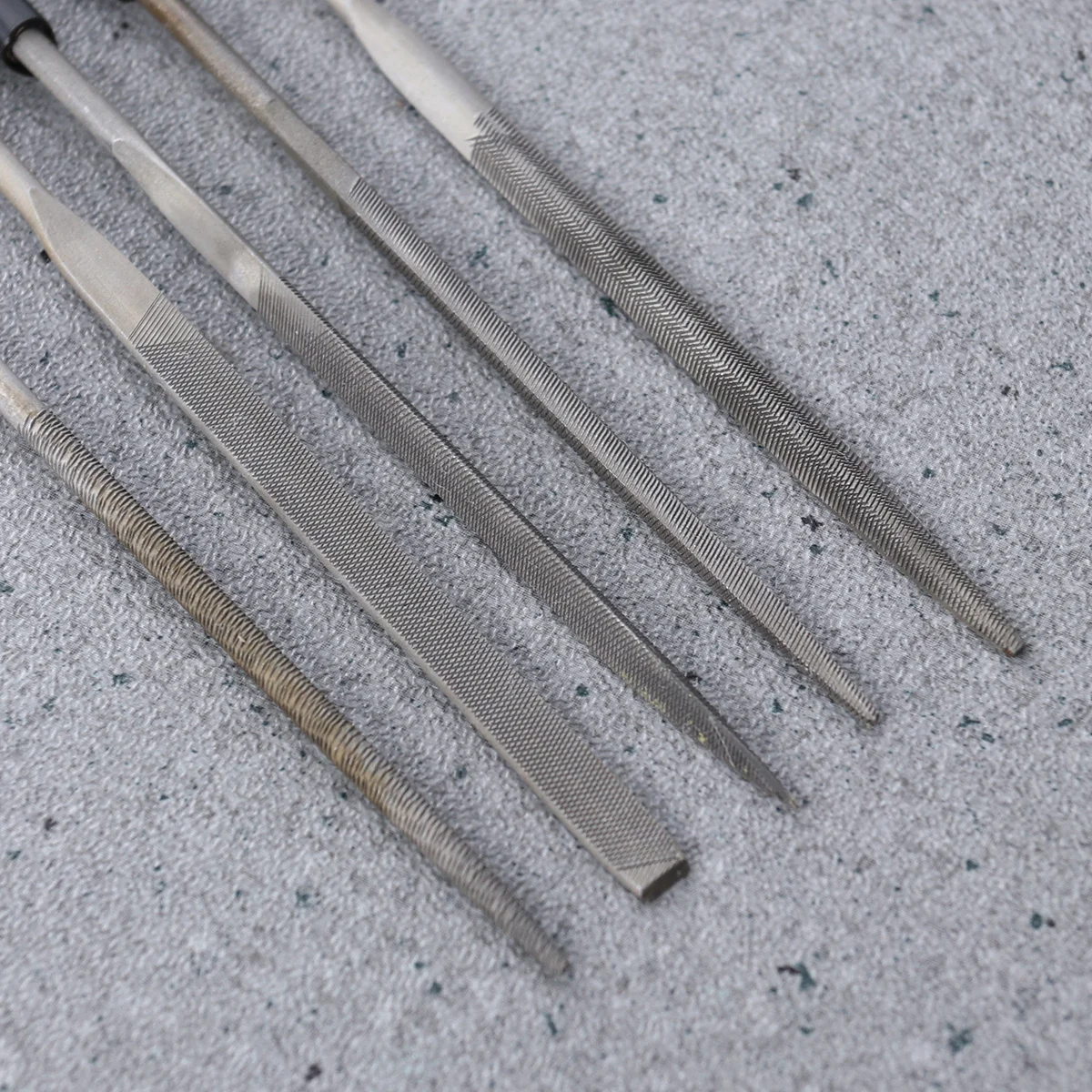 

5Pcs Wood File Set 140x3mm Comfortable Grip Handles Rasp Cut Tools for Shaping Wood Metals Plastics Rasp File