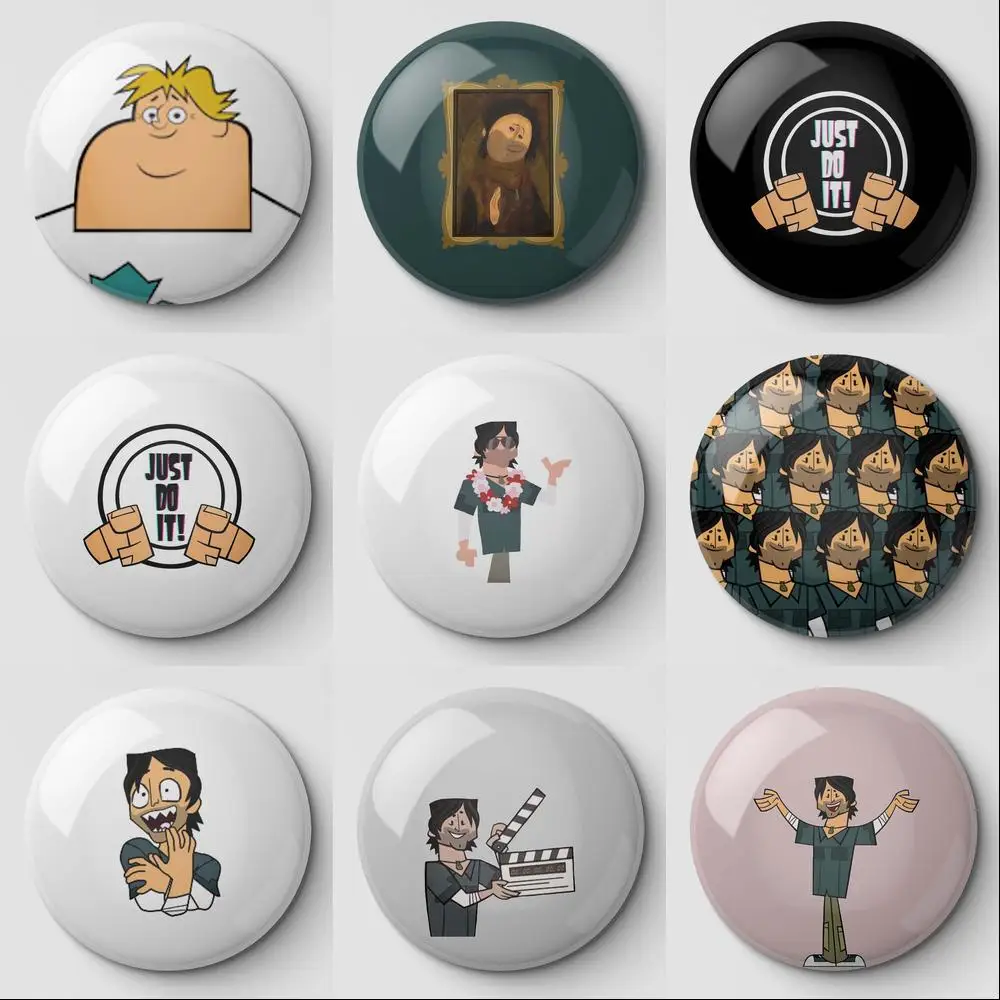 Chris Total Drama Island Td Mclean Soft Button Pin Customizable Clothes Lover Brooch Decor Cute Badge Collar Hat Lapel Pin