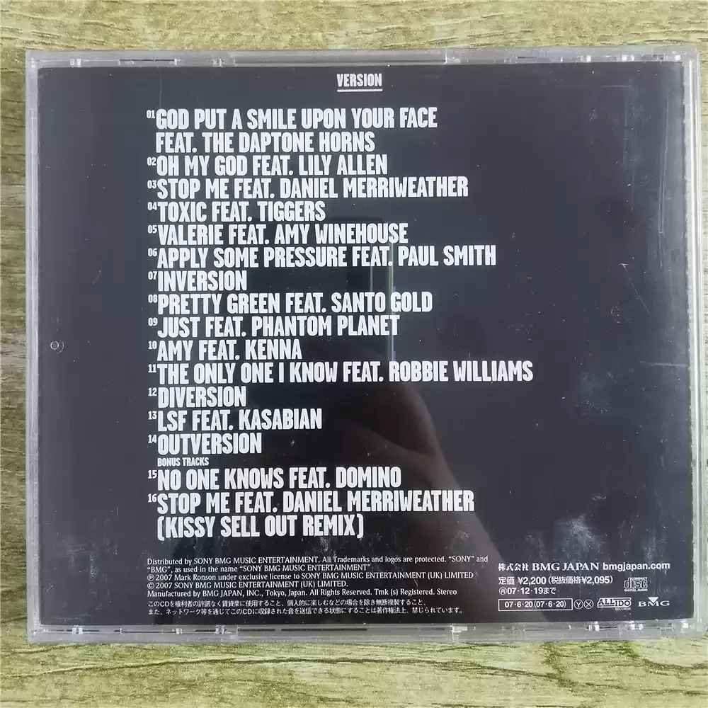 CD  Mark Ronson Version The Japanese Edition, Added 2 Exclusive Tracks and Is The Signature Crossover of Mark Ronson's Career