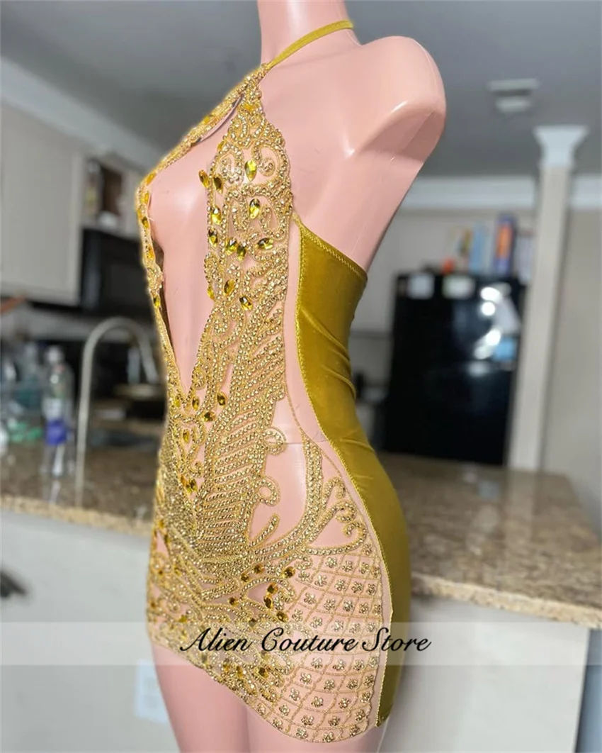 Vestidos de fiesta de cumpleaños dorados sin mangas con cuello Halter transparente brillante, vestidos cortos de fiesta negros con cuentas de diamantes dorados de lujo para niña 2025
