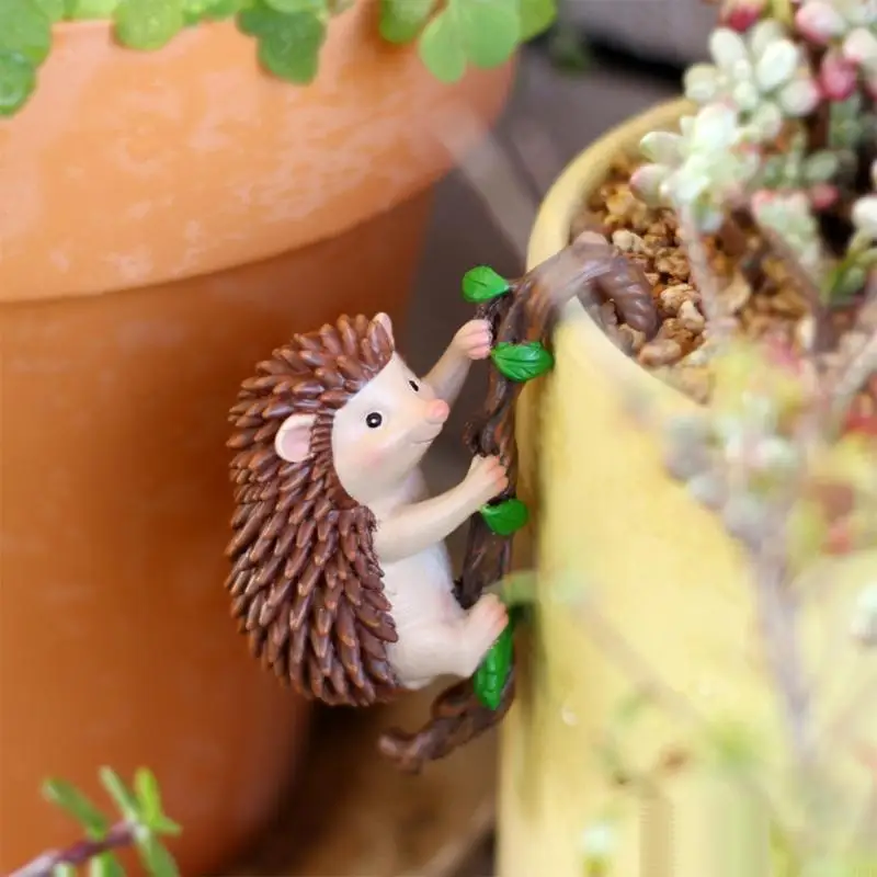 Lovely Hedgehog Hanging Statue Weatherproof Resin Hedgehog Grape Hanging Art JOMD