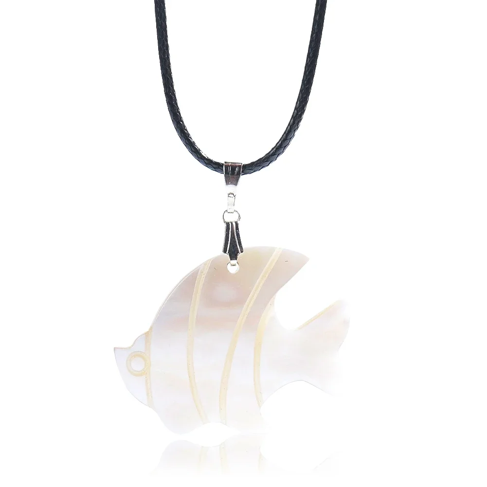 Bohemian Women's Necklace Natural Mother of Pearl Carved Fish Pendant Choker Summer Girl Fashion Statement Jewelry Party Gifts