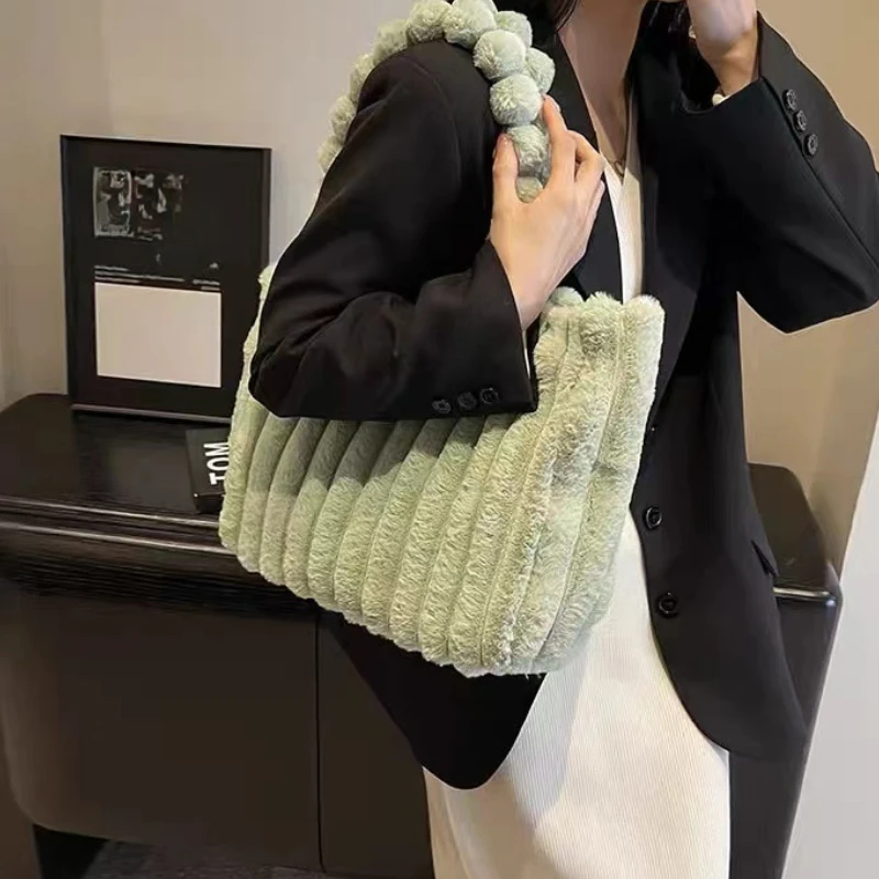 

Легкая большая вместительная сумка через плечо, плюшевая большая сумка, женская однотонная универсальная сумка для путешествий