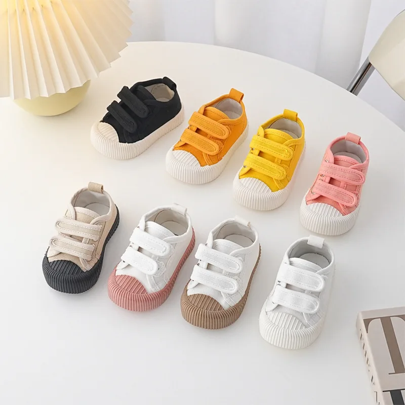 Zapatos de lona sencillos de Color caramelo para niños, zapatillas bajas de Color sólido, suela suave, frescas y encantadoras, primavera y otoño, novedad de 2024