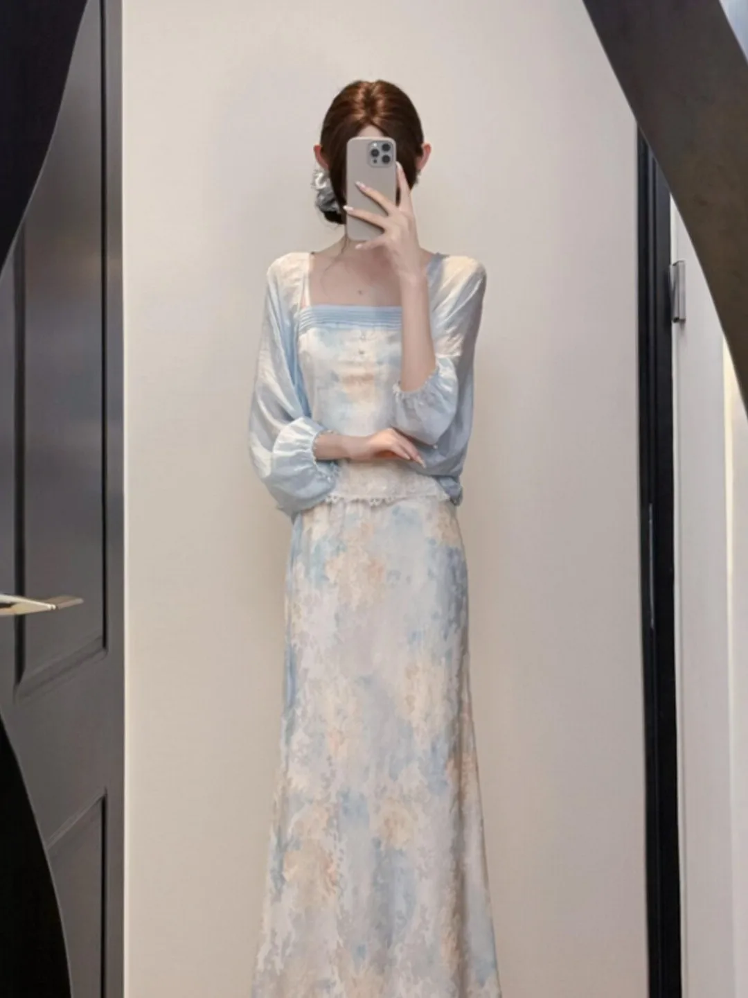 

Elegant Three-Piece Set with Shawl Strap Halter Neck Dress Comfortable Gentle Style Summer Fashion Women's Ensemble