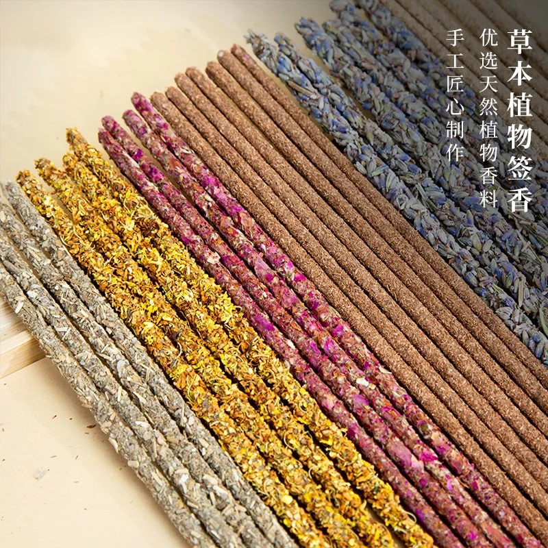 أعواد بخور بالو سانتو الأرجنتينية الملفوفة يدويًا مع بتلات الزهور المريمية والطبيعية للتأمل الروحي والاسترخاء في المنزل 15 عبوة
